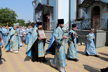 Престольный день Казанского храма Горловки