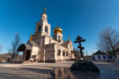 Николаевский архиерейский собор Горловки