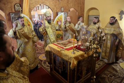 Престольный праздник отметил Спиридоновский храм Енакиево
