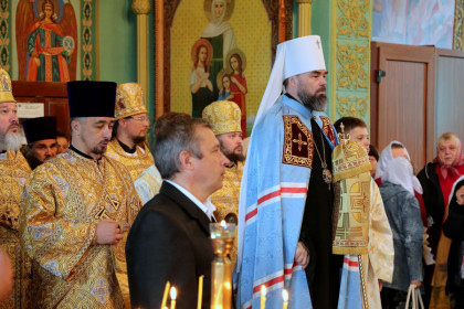 Престольный праздник отметил Александро-Невский храм Дебальцево